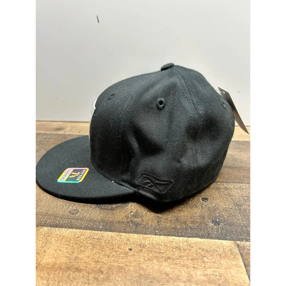 Reebok Las Vegas Raiders NFL Fitted‎ Baseball Cap Size 7 1/4 Black White